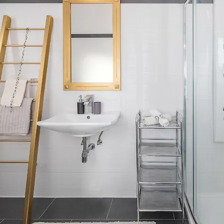 Beautiful In With Kitchen Holiday home *