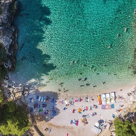 8 Bedroom Beautiful In Liznjan